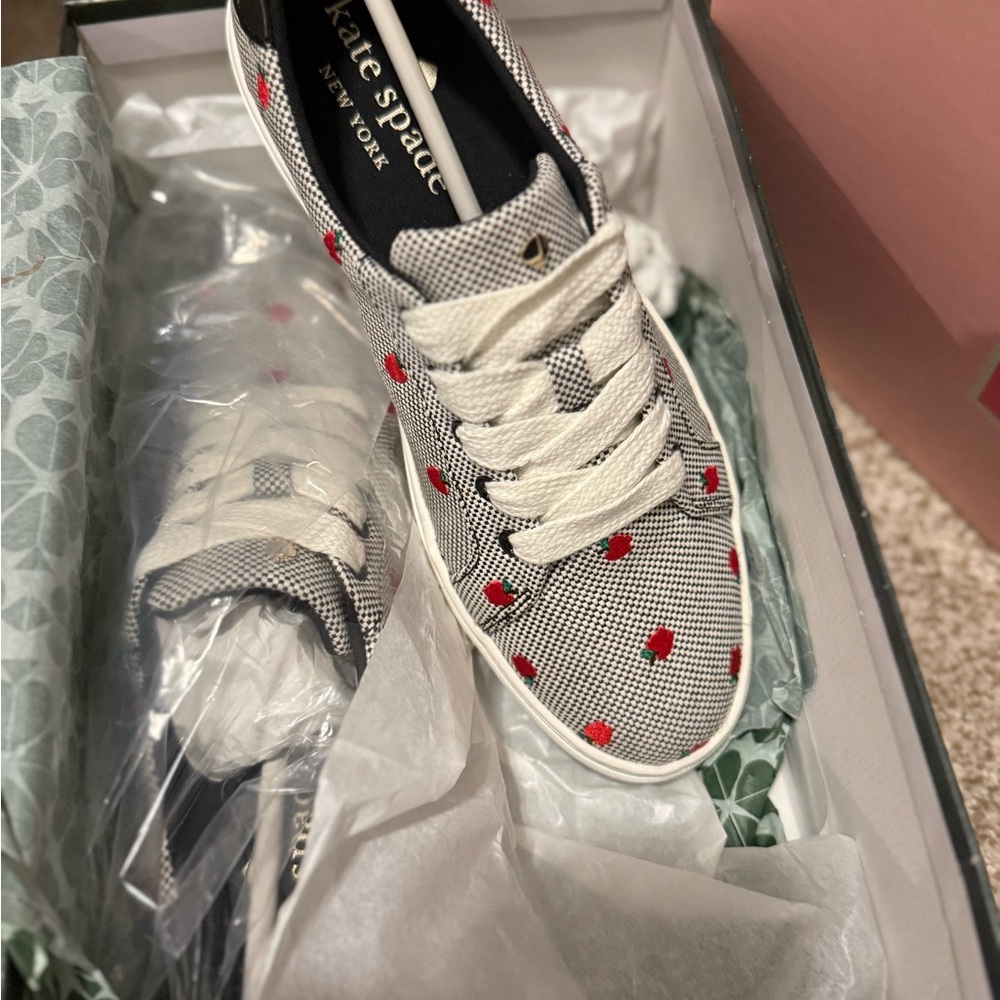 New Kate Spade Apple Women's Sneakers - Picture 2 of 4
